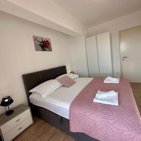 Apartmani Josipa 巴什卡沃达 外观 照片