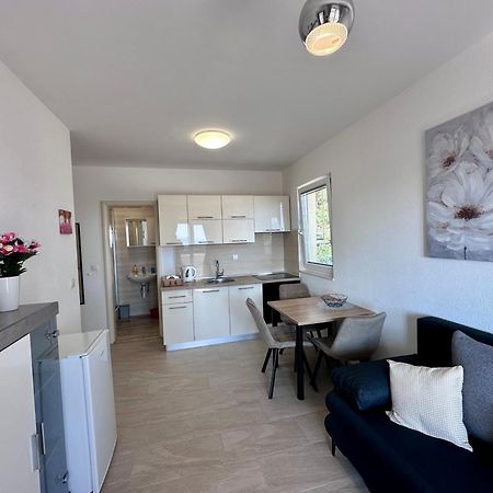 Apartmani Josipa 巴什卡沃达 外观 照片