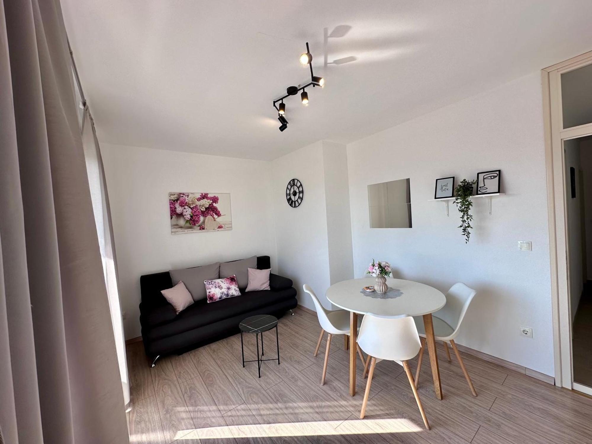 Apartmani Josipa 巴什卡沃达 外观 照片